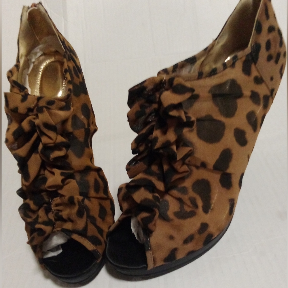Animal Printed Peek a Boo Toe High Heels
